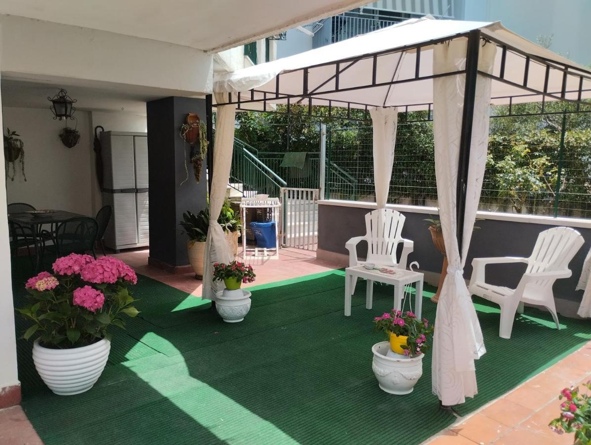 Villa Rita จูกลิอาโน อิน คัมปาเนีย ภายนอก รูปภาพ